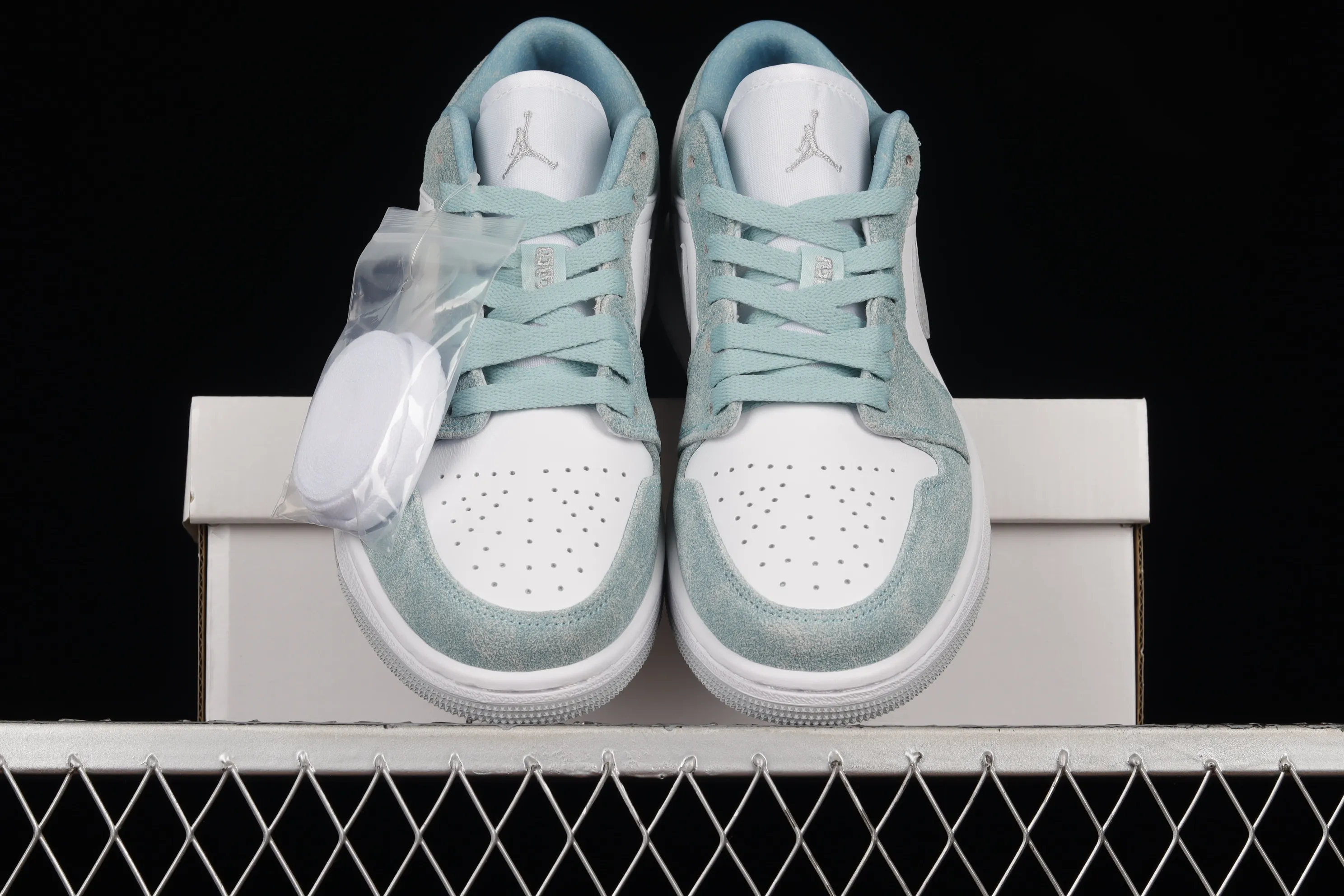 All categories Air Jordan Jordan series basketball shoes Air Jordan 1 Low Air Jordan 1 Low "New Emerald" AJ1 Joe 1 Emerald Blue Retro Basketball Shoes DN3705-301